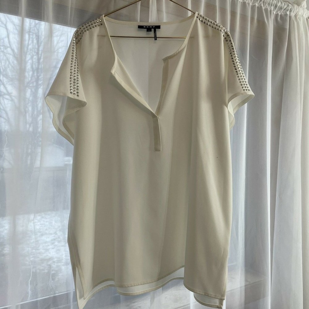 DKNY White Short Sleeve Blouse W Stud Accent on Sleeve Size L
